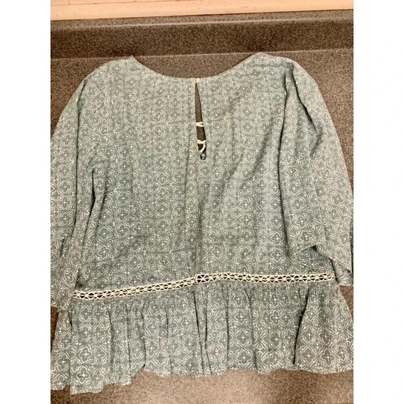 2 Womens XS Tops Abercrombie Peasant blouse And Aqua Brand Open Shoulder Blouse - Picture 6 of 8